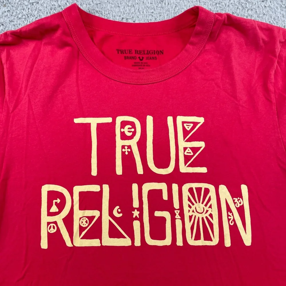True Religion T-Shirt Mens Medium Red Graphic Logo Short Sleeve Cotton USA Made